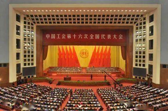 http://p0.itc.cn/q_70/images03/20201012/11972187b6404726b8660924eccb81af.jpeg